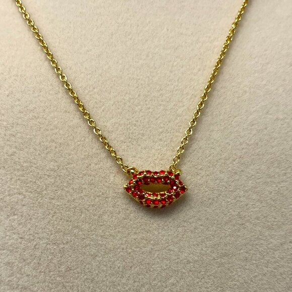 Banana Republic NWT Valentine Themed Red Lips Gold Chain Necklace - Picture 1 of 6